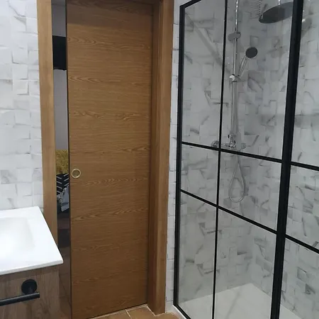 Famara Lloret de Mar