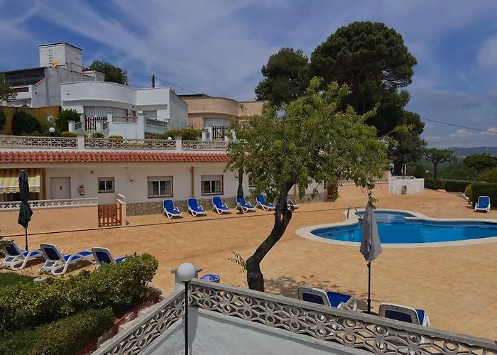 Famara Апартаменти *